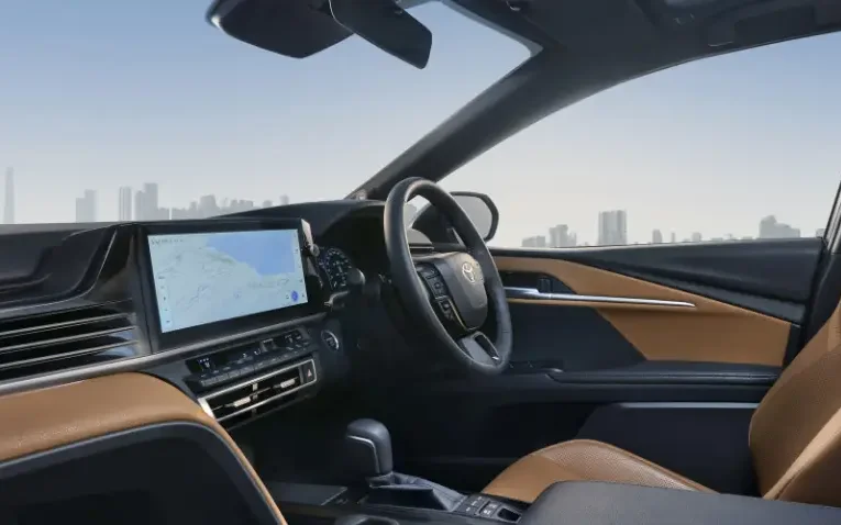 Toyota Camry Hybrid, interior