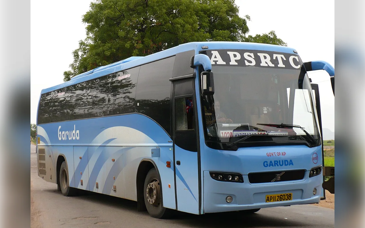 Volvo 43 Seater, photo 1