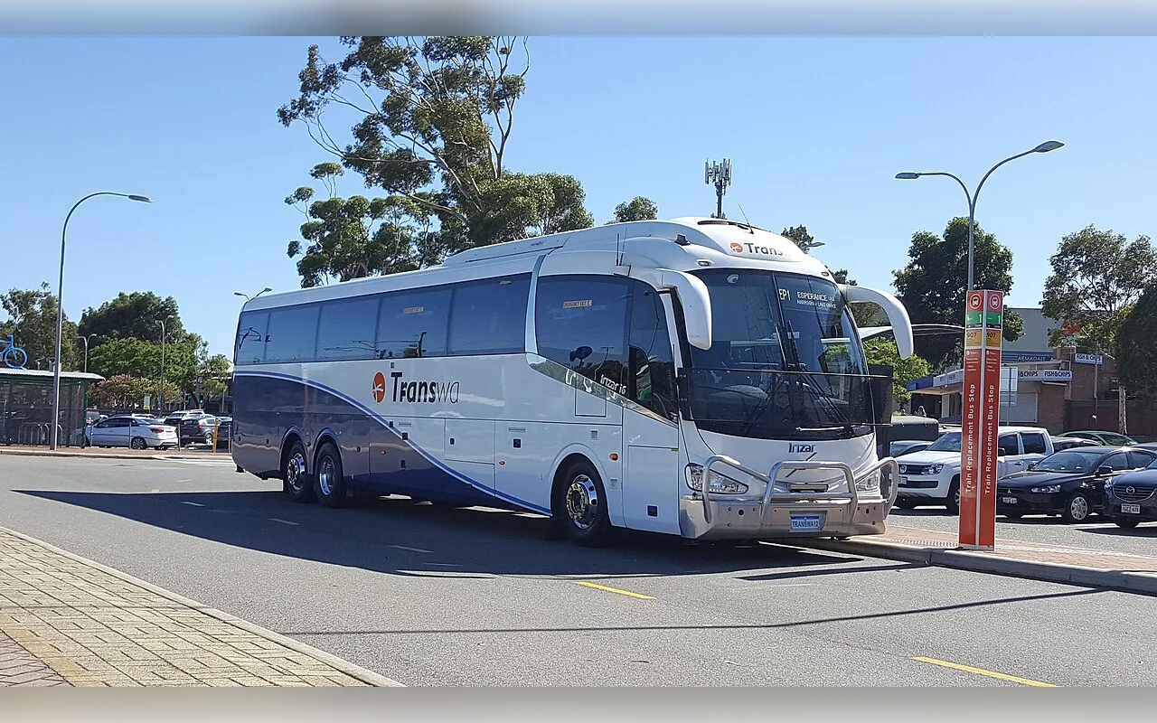 Volvo 43 Seater, photo 2